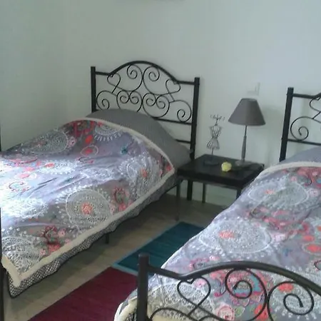 7 Km Du Mont St Michel Holiday home *