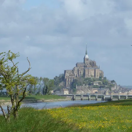 Holiday home 7 Km Du Mont St Michel Pontorson