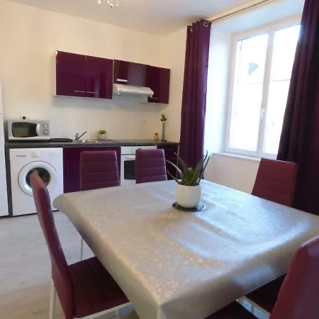 7 Km Du Mont St Michel Holiday home *