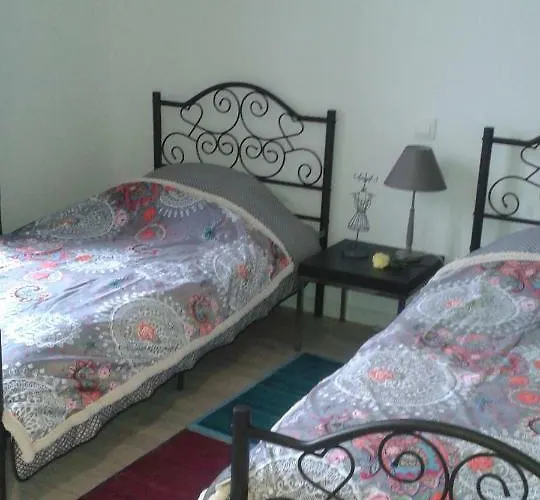 7 Km Du Mont St Michel Дом отдыха *